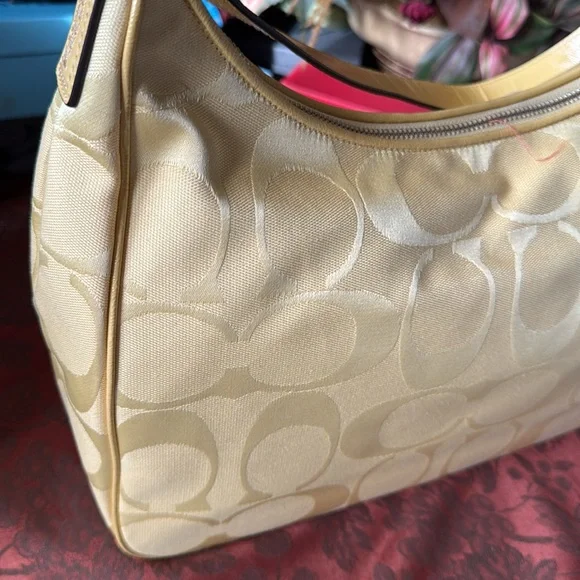 New Coach Yellow Shoulder Bag Never Used - Picture 3 of 14